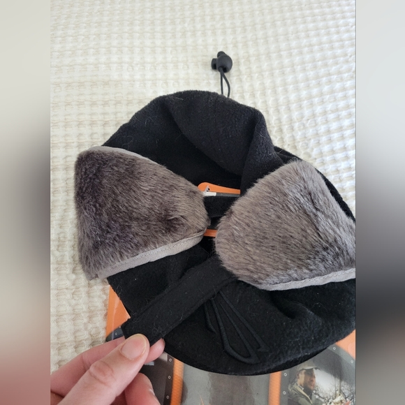 Fleece Power Cap with ear flaps - Picture 4 of 4